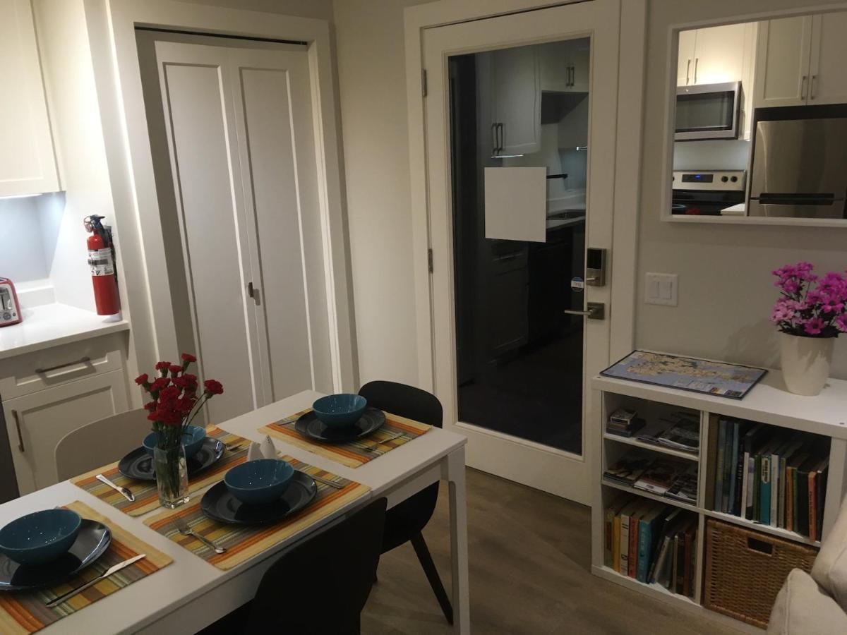 Mollys Cottage-The Suite On Vancouver Island Near Yyj Airport And The Wa And Bc Ferries North Saanich Εξωτερικό φωτογραφία