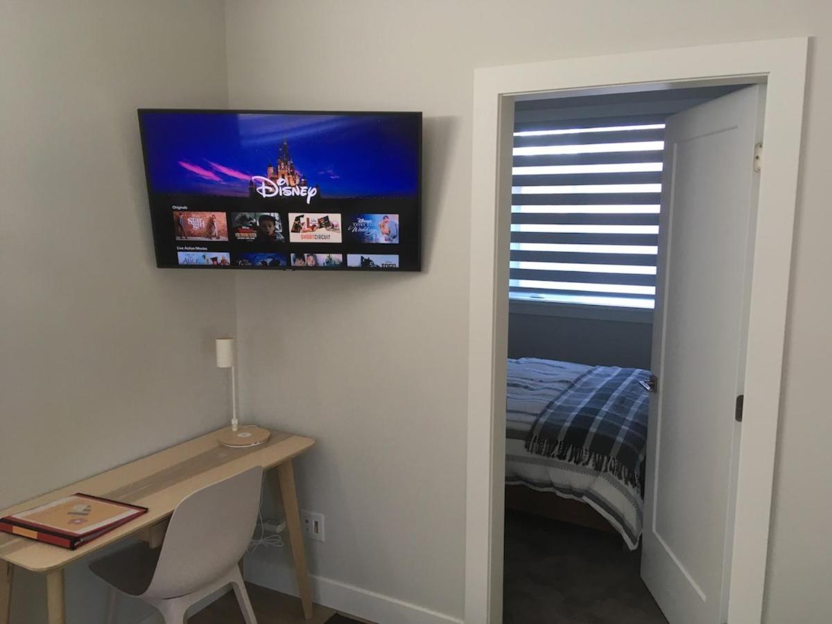Mollys Cottage-The Suite On Vancouver Island Near Yyj Airport And The Wa And Bc Ferries North Saanich Εξωτερικό φωτογραφία