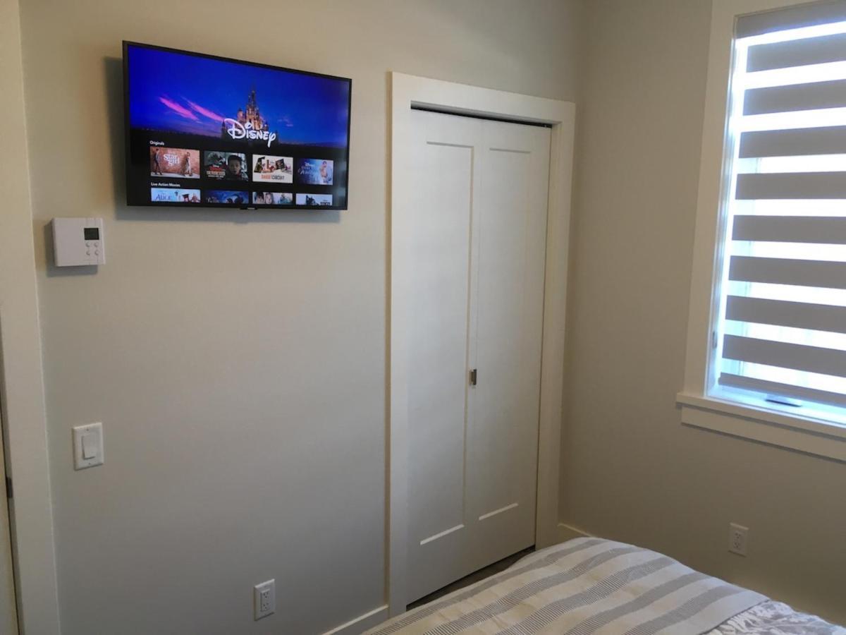 Mollys Cottage-The Suite On Vancouver Island Near Yyj Airport And The Wa And Bc Ferries North Saanich Εξωτερικό φωτογραφία