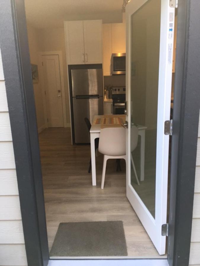 Mollys Cottage-The Suite On Vancouver Island Near Yyj Airport And The Wa And Bc Ferries North Saanich Εξωτερικό φωτογραφία